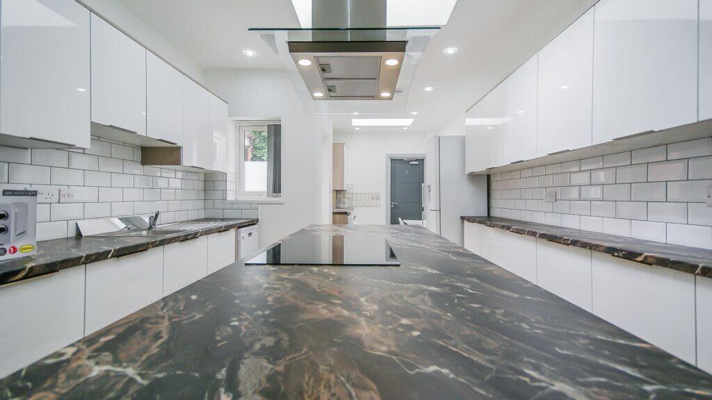 6 bed Mid Terraced House for rent in Birmingham. From Property Solutions - Birmingham
