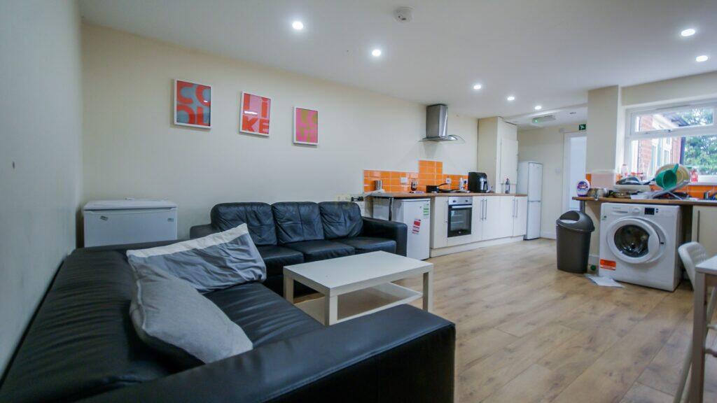 6 bed Mid Terraced House for rent in Birmingham. From Property Solutions - Birmingham 6 bed Mid Terraced House for rent in Birmingham. From Property Solutions - Birmingham