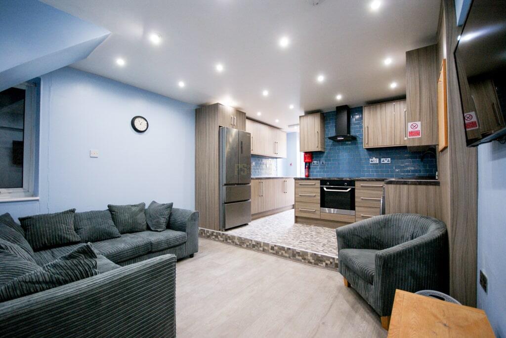 6 bed Mid Terraced House for rent in Birmingham. From Property Solutions - Birmingham