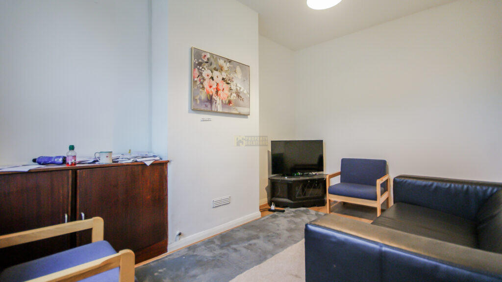 3 bed Mid Terraced House for rent in Smethwick. From Property Solutions - Birmingham