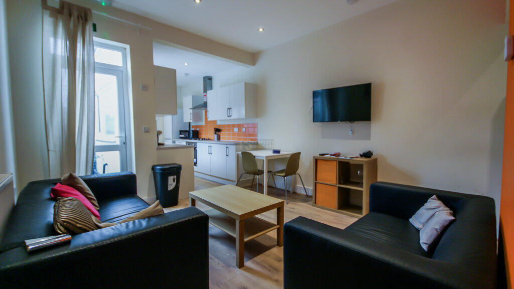 5 bed End of Terrace for rent in Birmingham. From Property Solutions - Birmingham 5 bed End of Terrace for rent in Birmingham. From Property Solutions - Birmingham