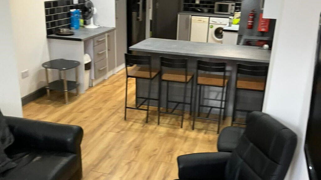 5 bed Mid Terraced House for rent in Birmingham. From Property Solutions - Birmingham 5 bed Mid Terraced House for rent in Birmingham. From Property Solutions - Birmingham