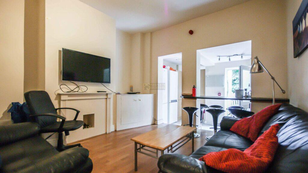 6 bed Mid Terraced House for rent in Birmingham. From Property Solutions - Birmingham