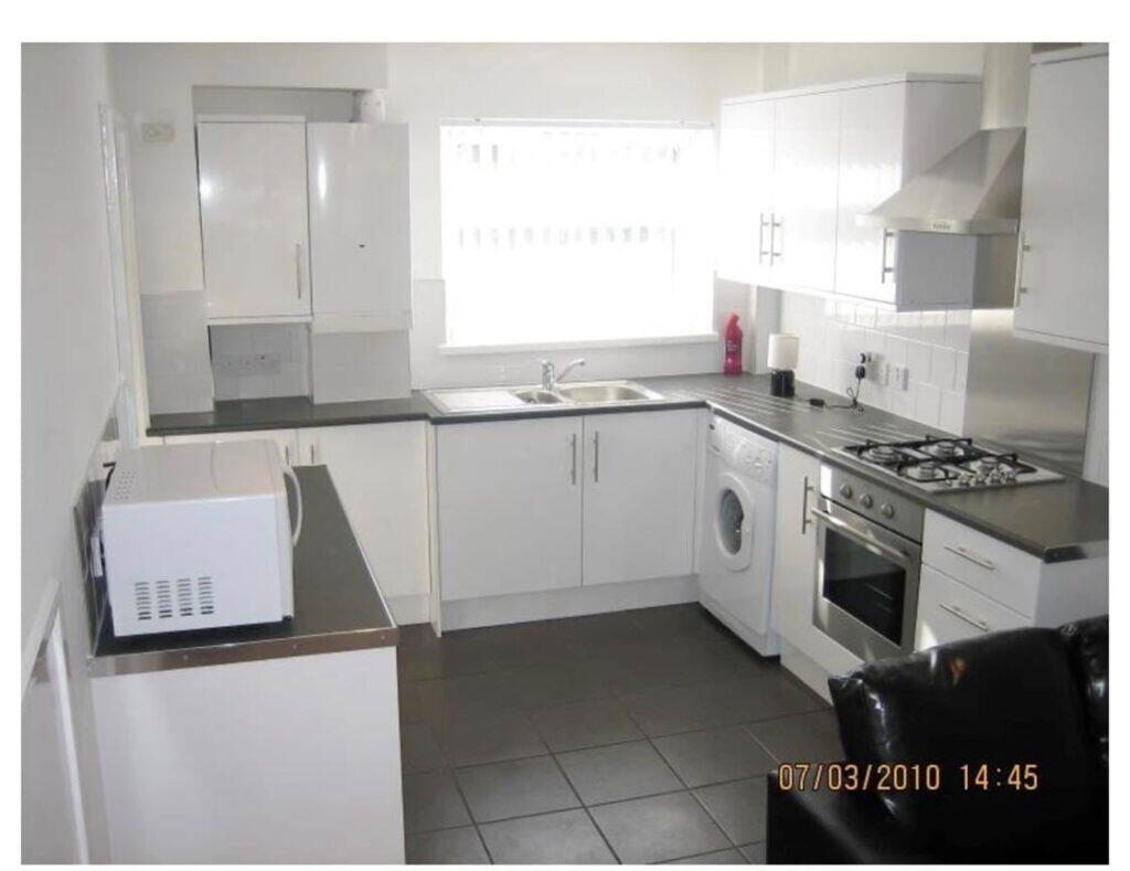 5 bed Mid Terraced House for rent in Birmingham. From Property Solutions - Birmingham 5 bed Mid Terraced House for rent in Birmingham. From Property Solutions - Birmingham