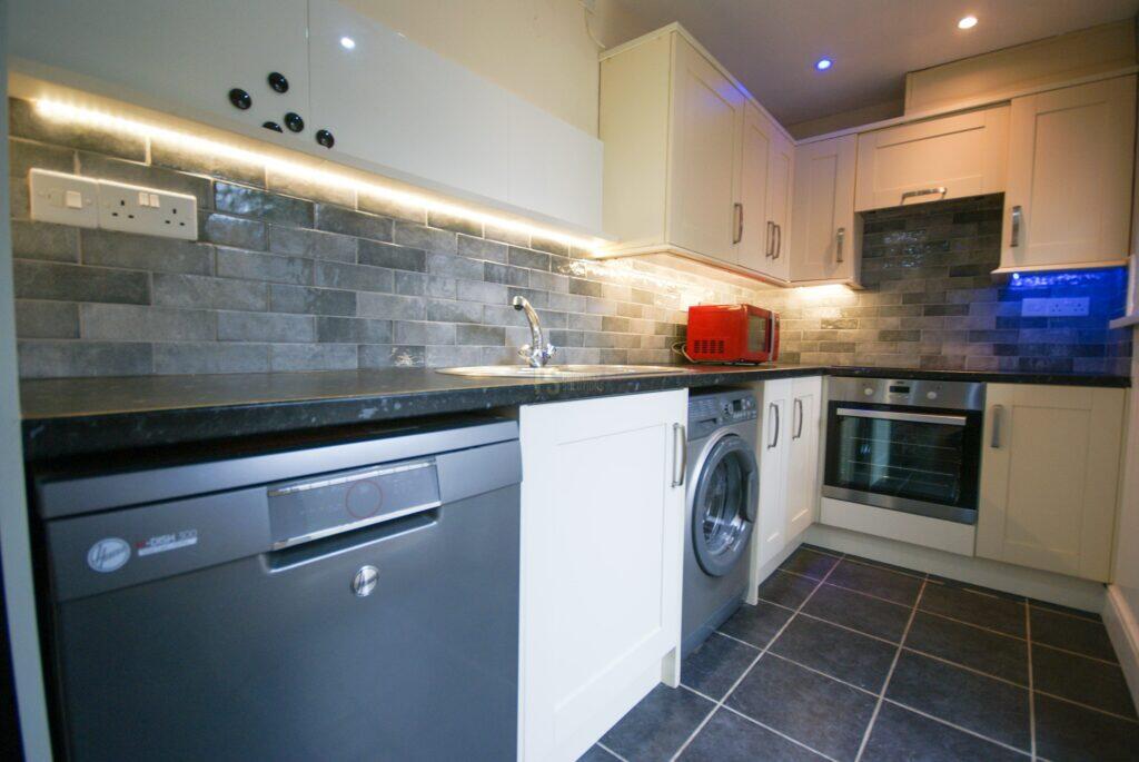 3 bed Mid Terraced House for rent in Birmingham. From Property Solutions - Birmingham
