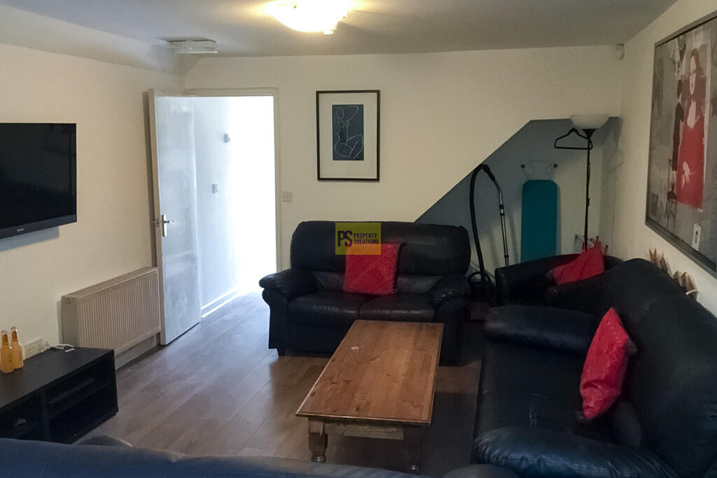 7 bed Mid Terraced House for rent in Birmingham. From Property Solutions - Birmingham