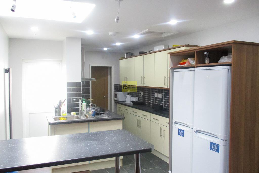 5 bed Mid Terraced House for rent in Birmingham. From Property Solutions - Birmingham