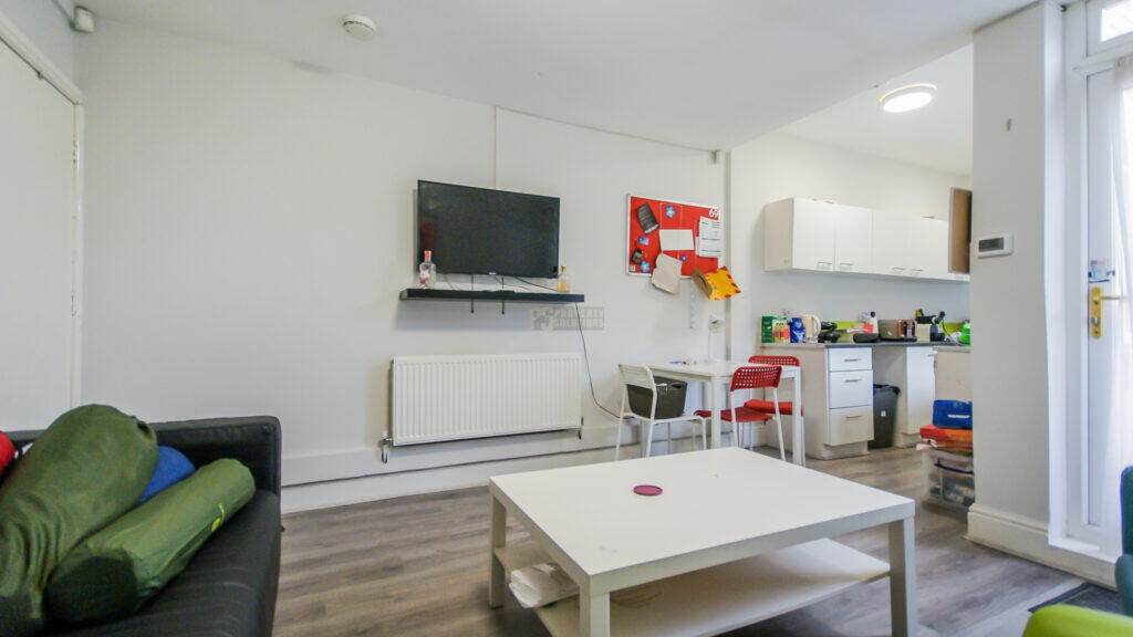 5 bed Mid Terraced House for rent in Birmingham. From Property Solutions - Birmingham