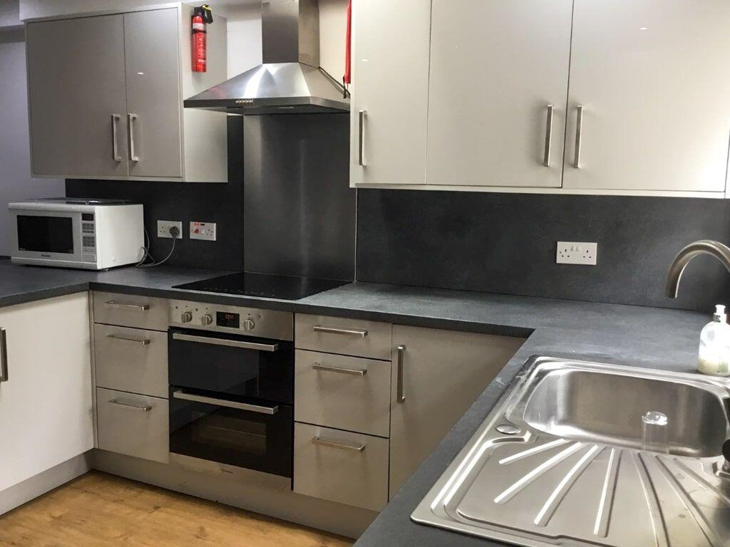 6 bed Mid Terraced House for rent in Birmingham. From Property Solutions - Birmingham