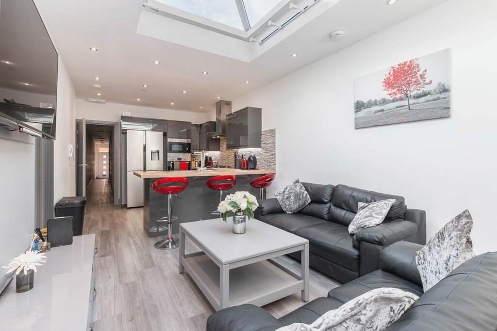 6 bed Mid Terraced House for rent in Birmingham. From Property Solutions - Birmingham