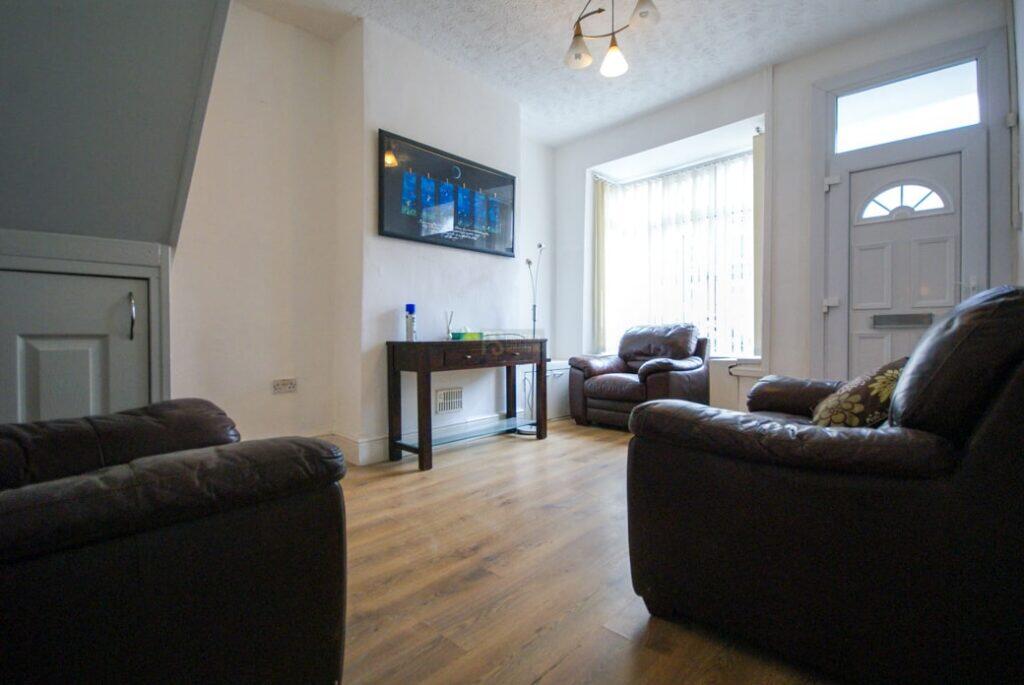3 bed Mid Terraced House for rent in Birmingham. From Property Solutions - Birmingham