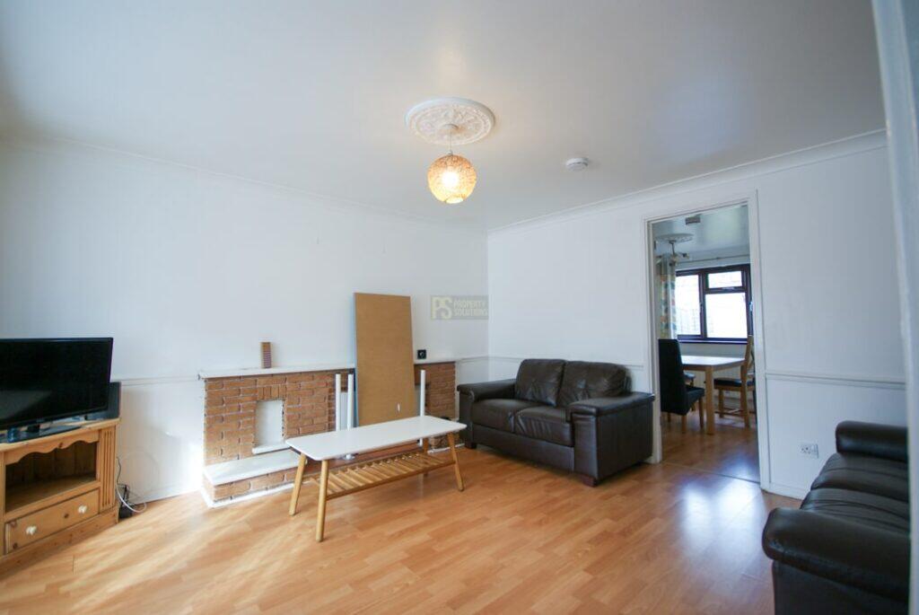 5 bed Mid Terraced House for rent in Birmingham. From Property Solutions - Birmingham 5 bed Mid Terraced House for rent in Birmingham. From Property Solutions - Birmingham