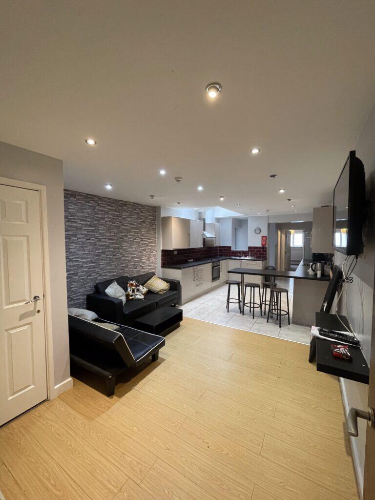 7 bed Mid Terraced House for rent in Birmingham. From Property Solutions - Birmingham 7 bed Mid Terraced House for rent in Birmingham. From Property Solutions - Birmingham