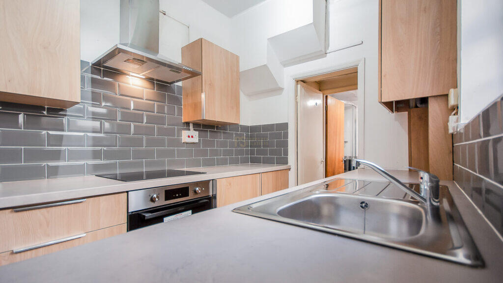 4 bed End of Terrace for rent in Birmingham. From Property Solutions - Birmingham