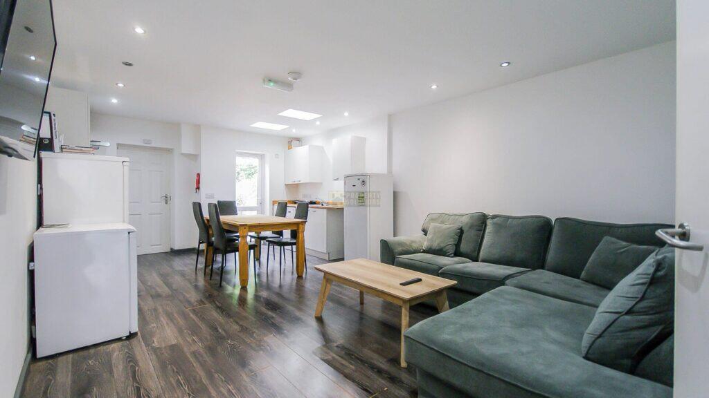 5 bed Mid Terraced House for rent in Birmingham. From Property Solutions - Birmingham