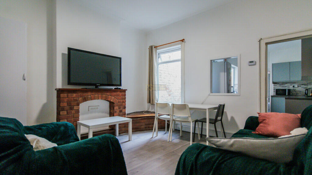 4 bed Mid Terraced House for rent in Birmingham. From Property Solutions - Birmingham 4 bed Mid Terraced House for rent in Birmingham. From Property Solutions - Birmingham