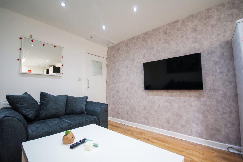 5 bed Mid Terraced House for rent in Birmingham. From Property Solutions - Birmingham 5 bed Mid Terraced House for rent in Birmingham. From Property Solutions - Birmingham