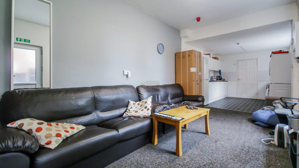 6 bed Semi Detached for rent in Birmingham. From Property Solutions - Birmingham