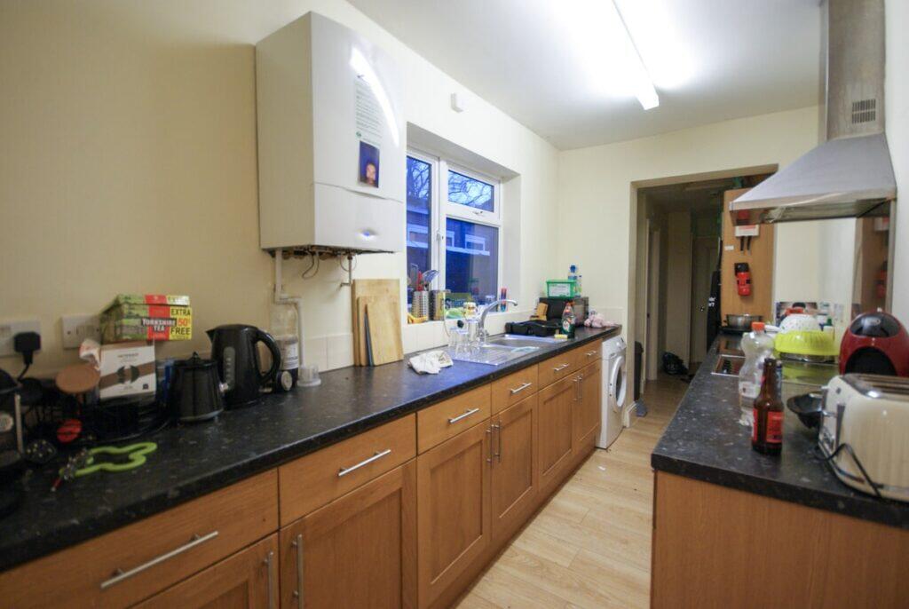 6 bed Mid Terraced House for rent in Birmingham. From Property Solutions - Birmingham