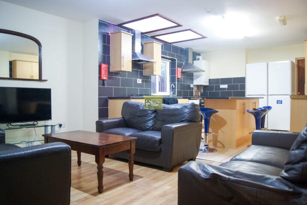 1 bed Mid Terraced House for rent in Birmingham. From Property Solutions - Birmingham
