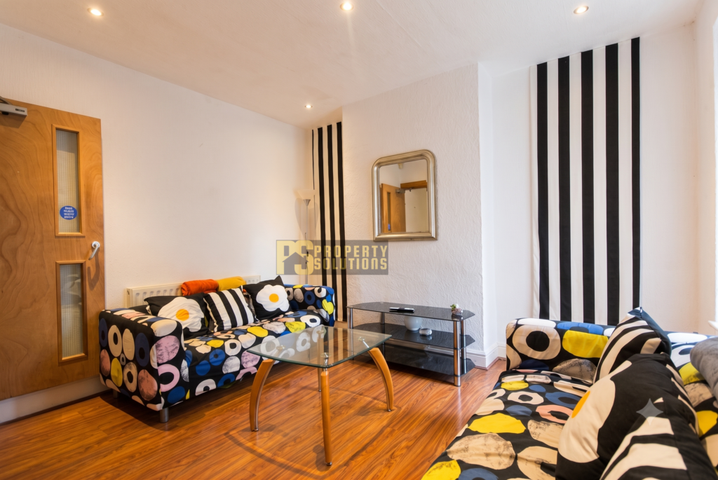 5 bed Mid Terraced House for rent in Birmingham. From Property Solutions - Birmingham