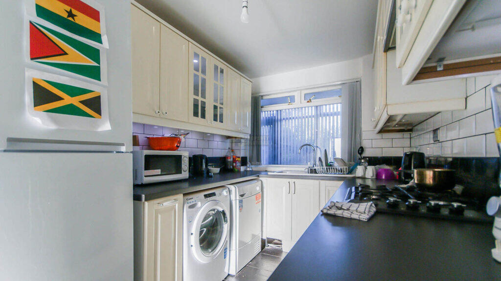 4 bed Mid Terraced House for rent in Birmingham. From Property Solutions - Birmingham 4 bed Mid Terraced House for rent in Birmingham. From Property Solutions - Birmingham