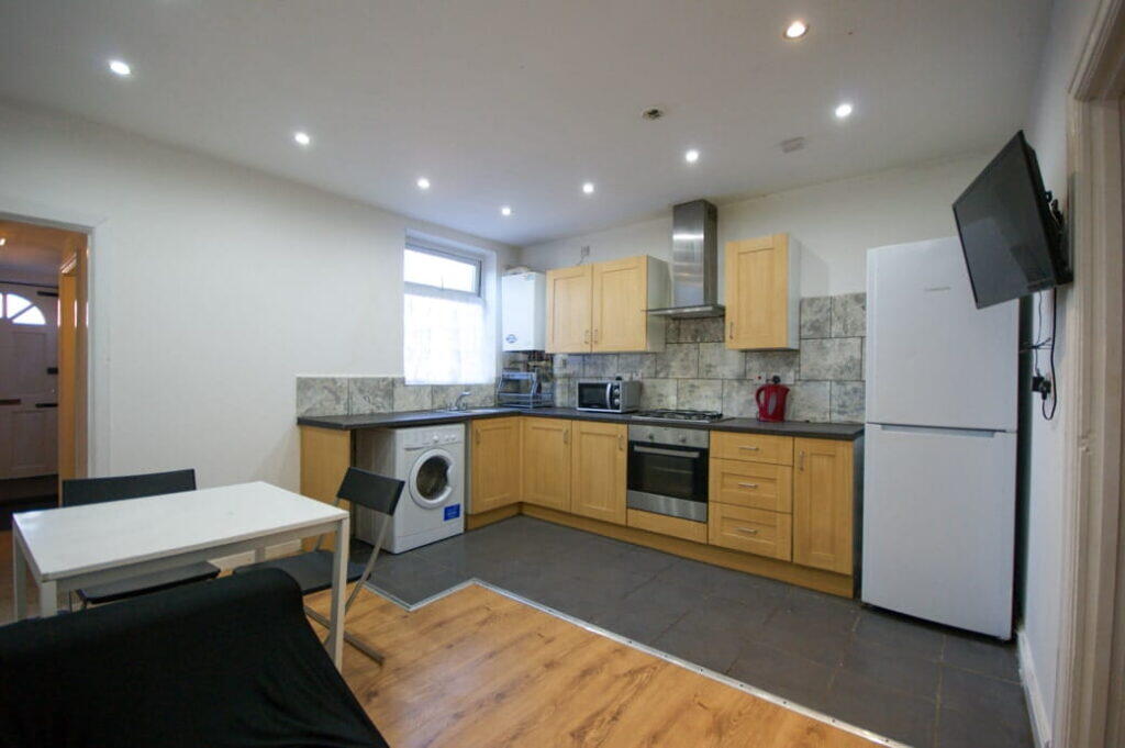 3 bed Mid Terraced House for rent in Birmingham. From Property Solutions - Birmingham 3 bed Mid Terraced House for rent in Birmingham. From Property Solutions - Birmingham