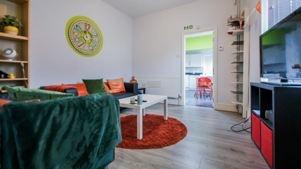 5 bed Mid Terraced House for rent in Birmingham. From Property Solutions - Birmingham