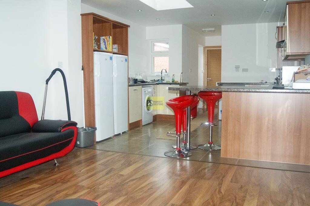 5 bed Mid Terraced House for rent in Birmingham. From Property Solutions - Birmingham