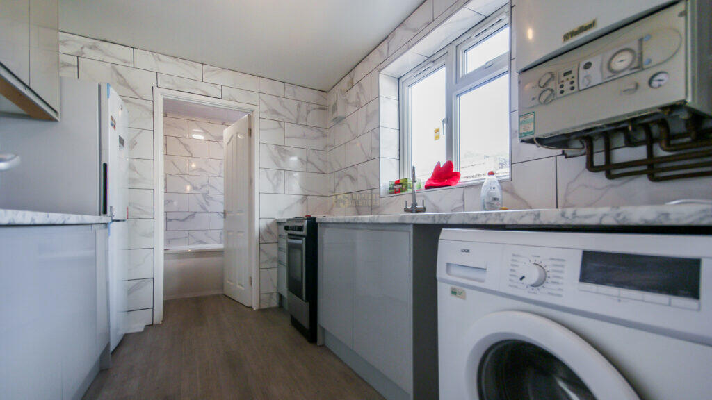 5 bed Mid Terraced House for rent in Birmingham. From Property Solutions - Birmingham