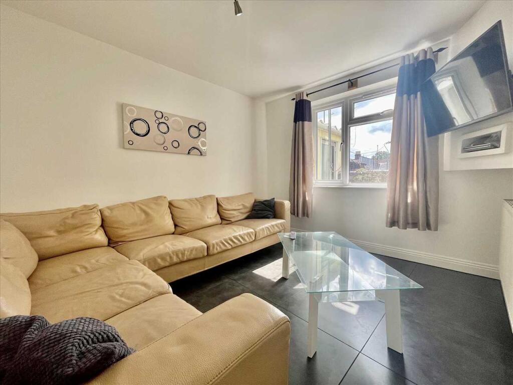 6 bed House Share for rent in Plymouth. From Purple Letting - Plymouth