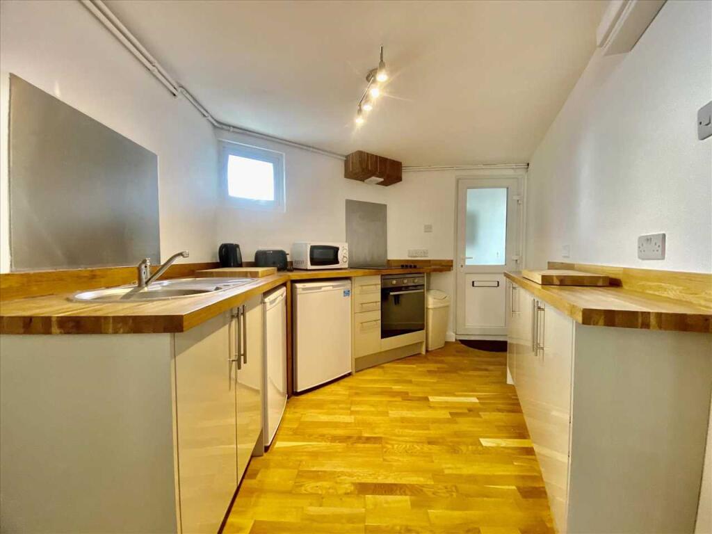2 bed Apartment for rent in Plymouth. From Purple Letting - Plymouth