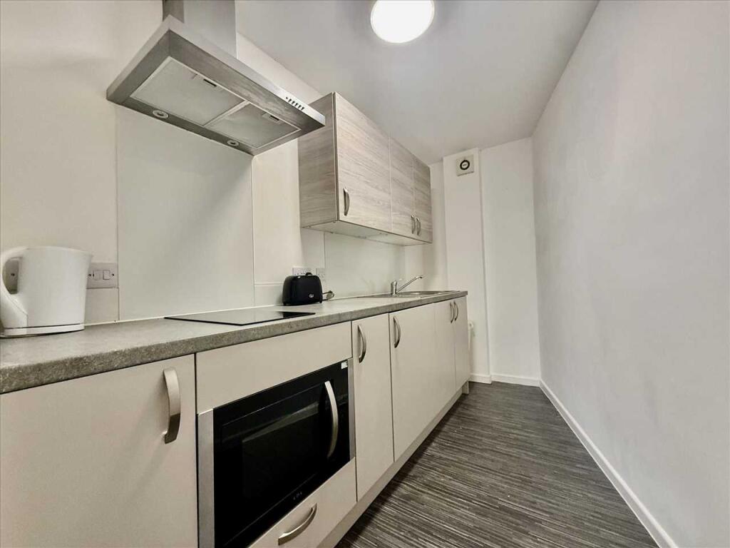 4 bed Studio for rent in Plymouth. From Purple Letting - Plymouth