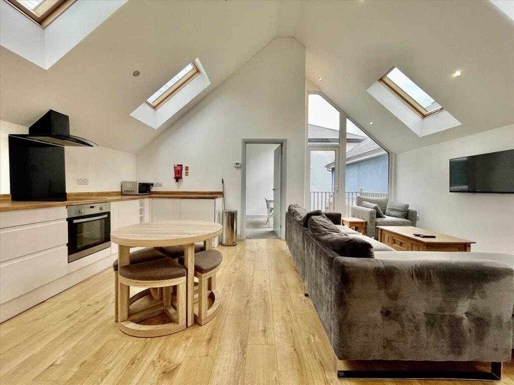 2 bed Apartment for rent in Plymouth. From Purple Letting - Plymouth