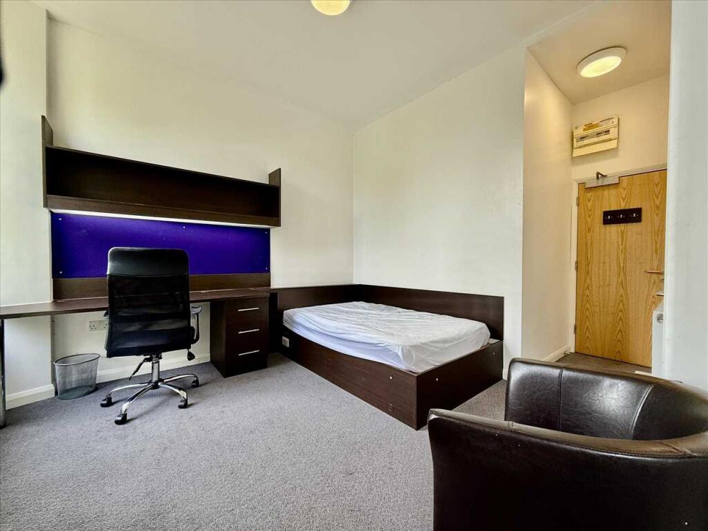 4 bed Studio for rent in Plymouth. From Purple Letting - Plymouth