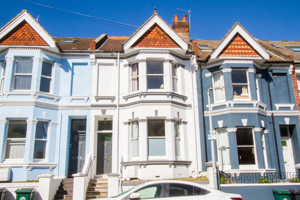 6 bed Mid Terraced House for rent in Brighton and Hove. From Q Estate Agents - Brighton
