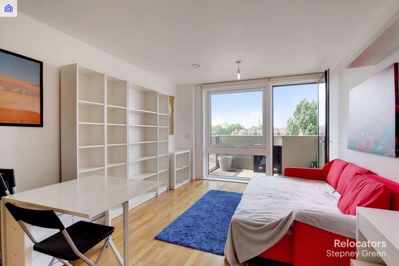 4 bed 1st Floor Flat for rent in Stepney. From Relocators