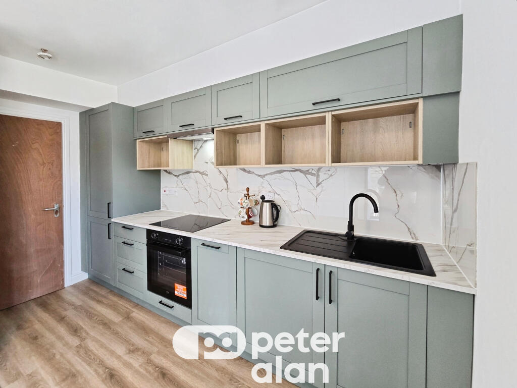 3 bed 1st Floor Flat for rent in Swansea. From Peter Alan - Swansea