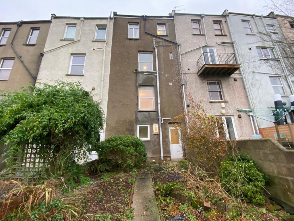 5 bed Mid Terraced House for rent in Bristol. From Robin King Estate Agents - Congresbury
