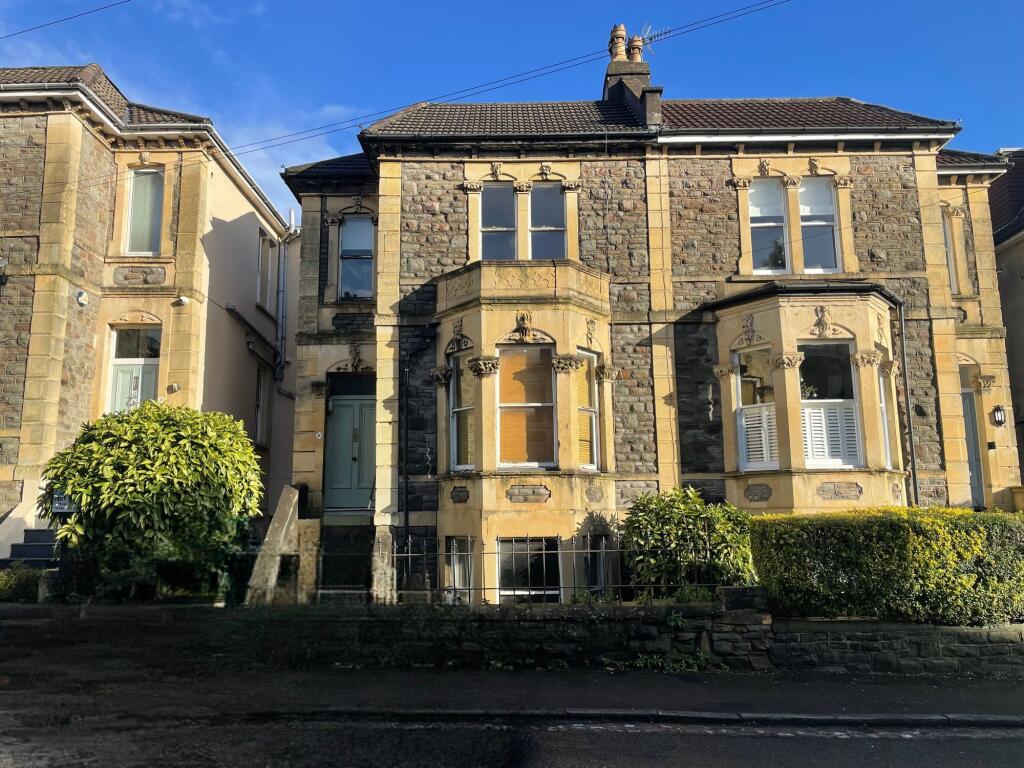 7 bed Semi Detached for rent in Bristol. From Robin King Estate Agents - Congresbury