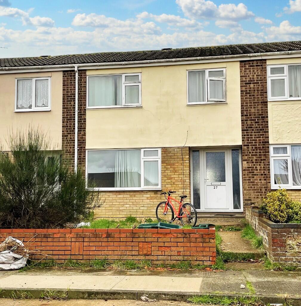 4 bed Mid Terraced House for rent in Langham. From Saxons Estate Agents - Colchester