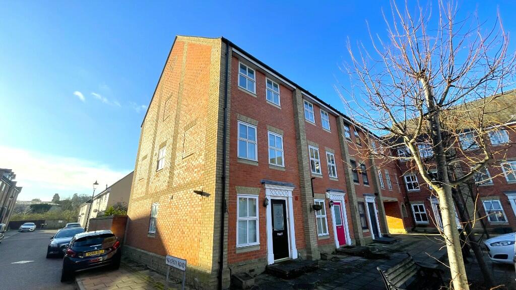 4 bed End of Terrace for rent in Berechurch. From Saxons Estate Agents - Colchester 4 bed End of Terrace for rent in Berechurch. From Saxons Estate Agents - Colchester