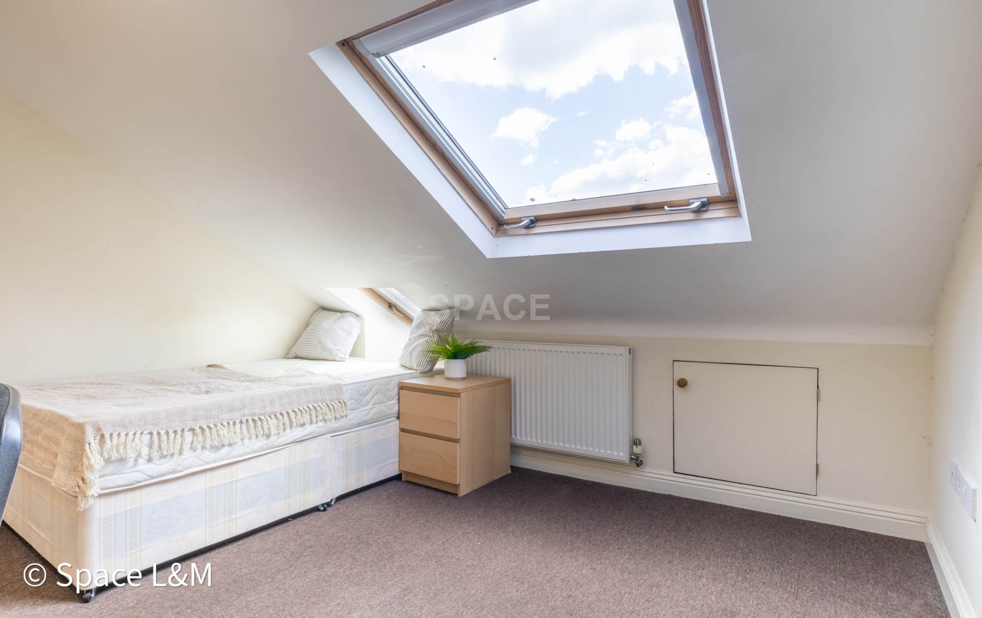 1 bed House Share for rent in Reading. From Space