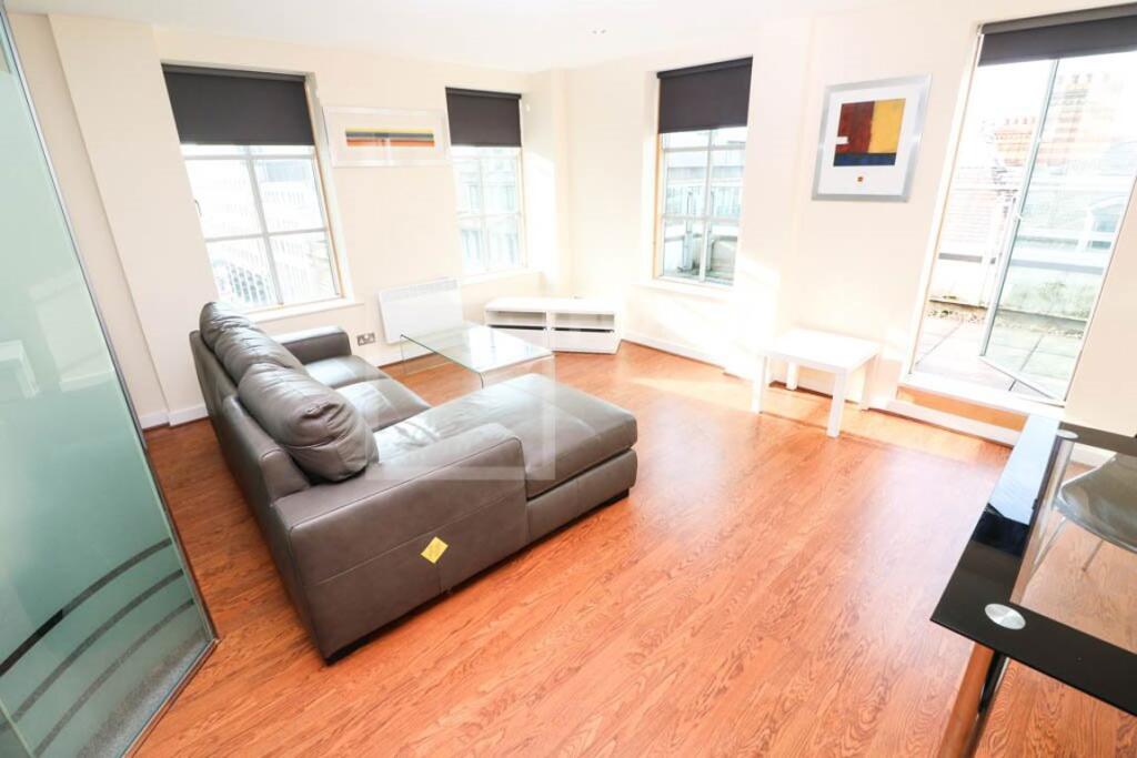 1 bed Apartment for rent in Leeds. From Squarefoot Apartments - Bradford 1 bed Apartment for rent in Leeds. From Squarefoot Apartments - Bradford