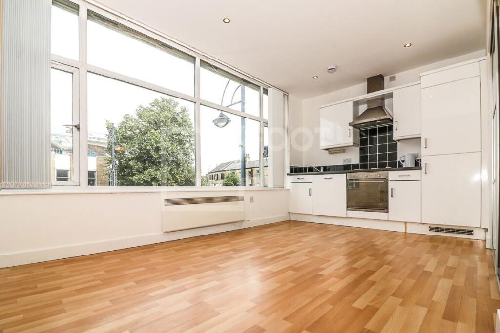 1 bed Apartment for rent in Bradford. From Squarefoot Apartments - Bradford