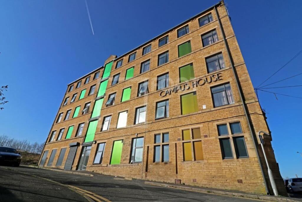 4 bed Studio for rent in Bradford. From Squarefoot Apartments - Bradford