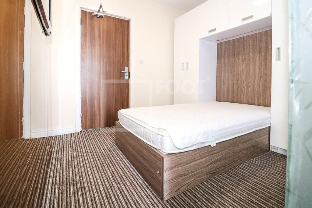 4 bed 1st Floor Flat for rent in Bradford. From Squarefoot Apartments - Bradford