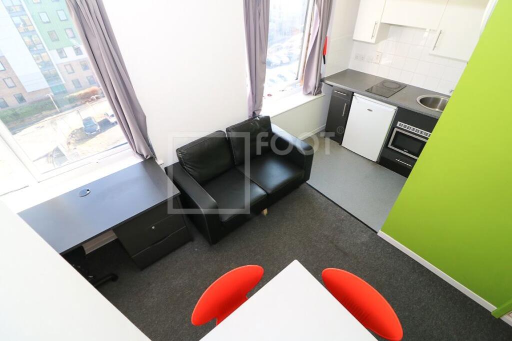 4 bed Studio for rent in Bradford. From Squarefoot Apartments - Bradford
