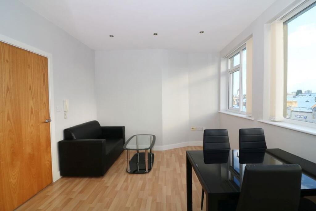 1 bed Apartment for rent in Bradford. From Squarefoot Apartments - Bradford
