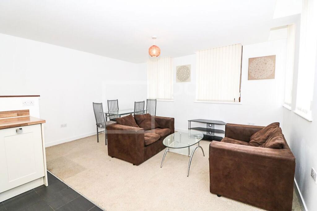 2 bed Apartment for rent in Bradford. From Squarefoot Apartments - Bradford